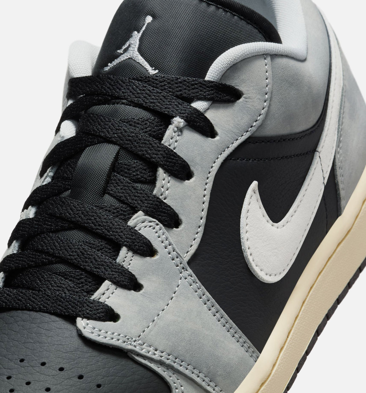 Air Jordan 1 Low SE Men's Lifestyle Shoe - Light Smoke Grey / White / Off Noir