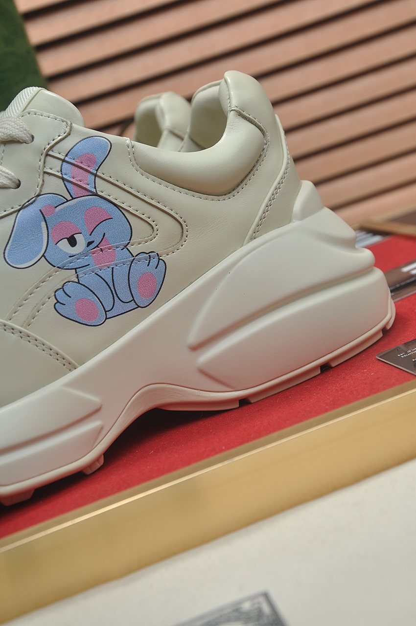 Gucci Cream Graphic Sneakers