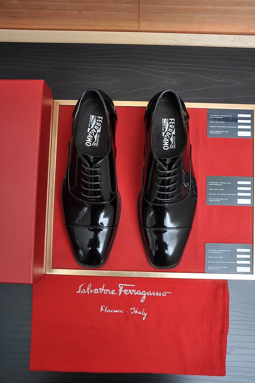 Ferragamo Black Cap-Toe Oxford Shoes