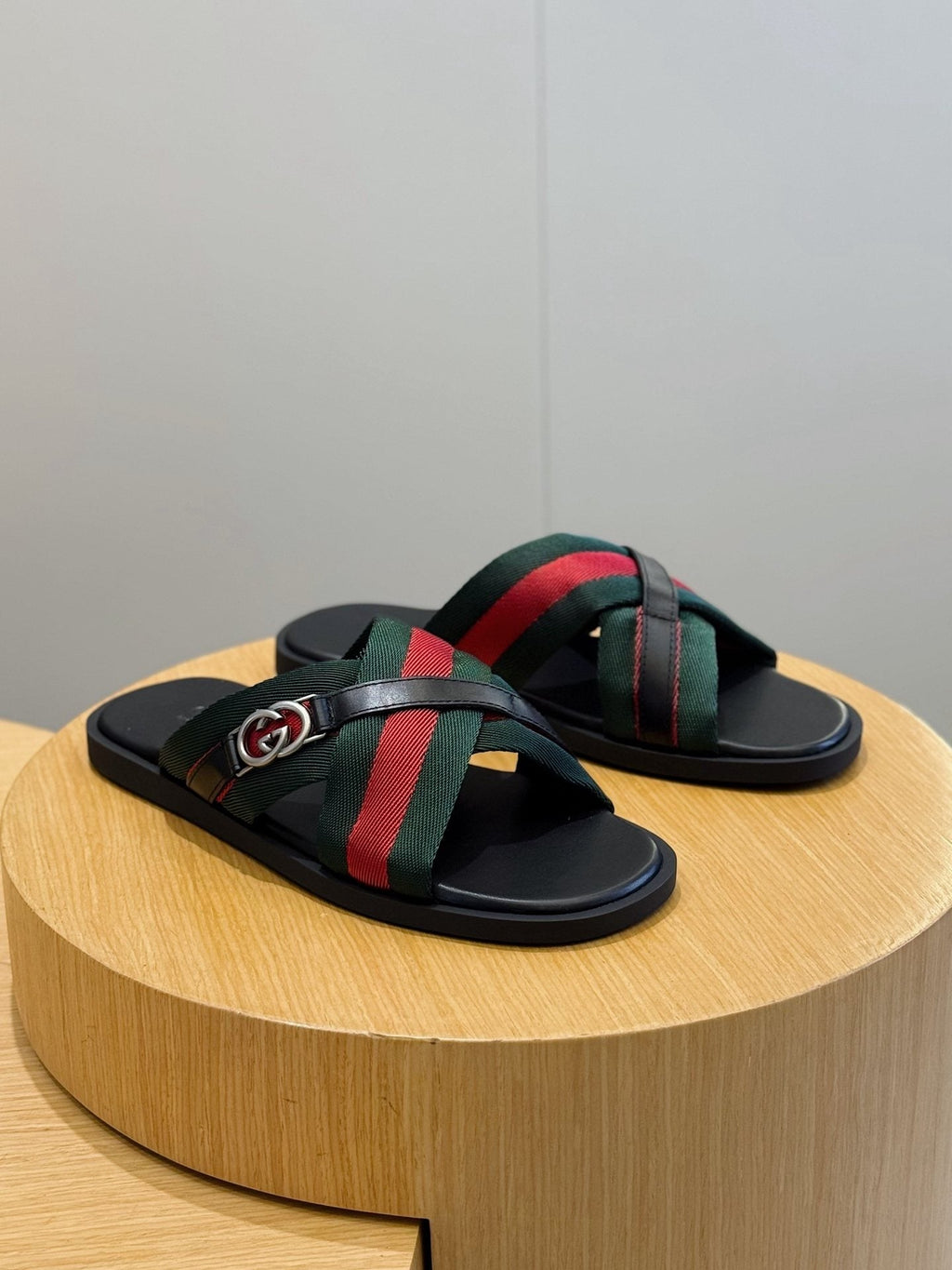 Gucci Green and Red Strap Sandals