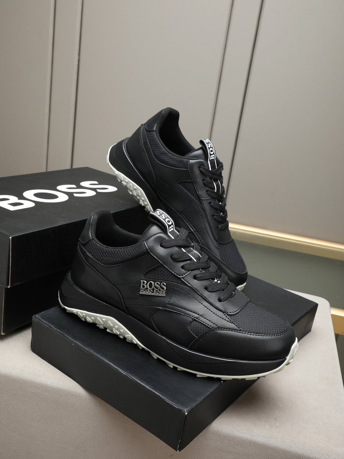 Hugo Boss Paneled Low-Top Sneakers