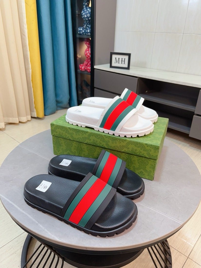 Gucci Men's Green and Red Stripe Slide Sandals
