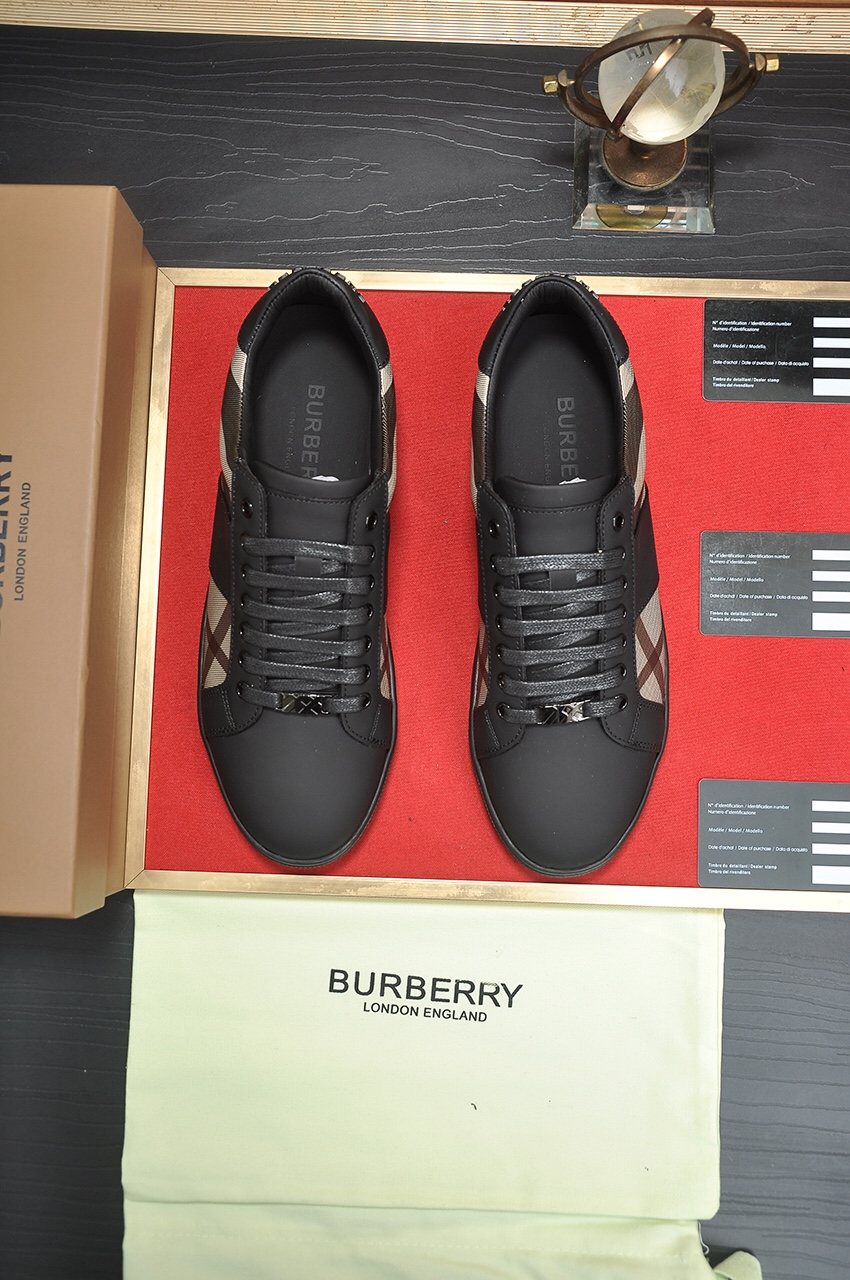 Burberry Check-Panel Low-Top Sneakers