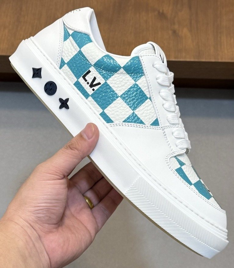 Louis Vuitton Checkerboard Low-Top Sneakers