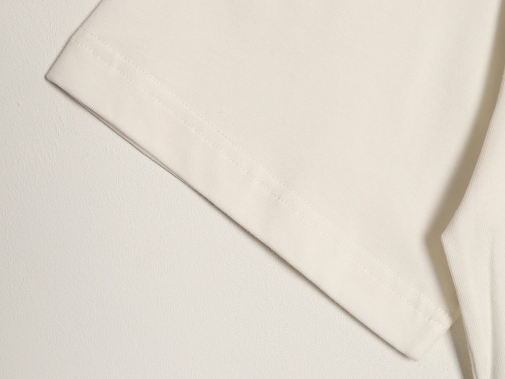 Gucci Interlocking-G Square Lettering T-Shirt - Cream and Black